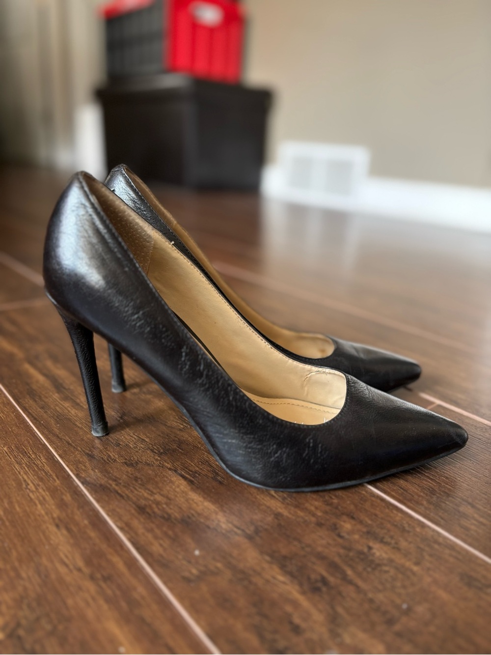 Kenneth Cole Classic Leather Black Pointed-Toe Stiletto